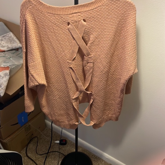 EUC NY&C oversized crisscross back sweater with rose gold threading sz. S 284 - Picture 2 of 4